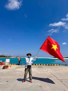 Vietnamese Celebrities Celebrate Dramatic National Football Team Victory - image 12