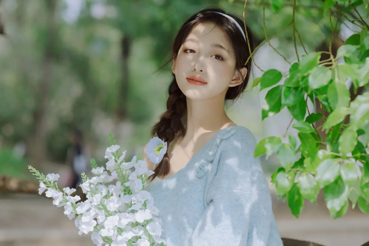 Lin Miao Xin: Captivating Spring Serenity in YiTuYu Vol.8645