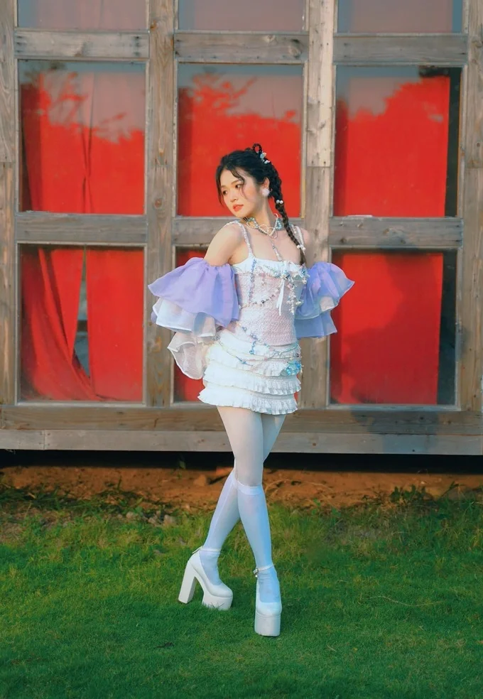 Vietnamese Singer Suni Ha Linh Shines on China's Hit Show Ride the Wind