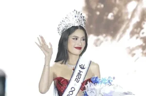 Drama and Triumph at Miss Cosmo HCMC: Nam Anh's Win and Stage Fire Incident - image 4