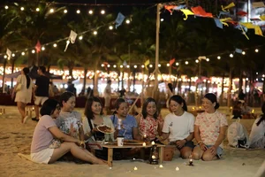 Da Nang's New Night Tourism: Elevating the Beachside Experience After Dark - image 0