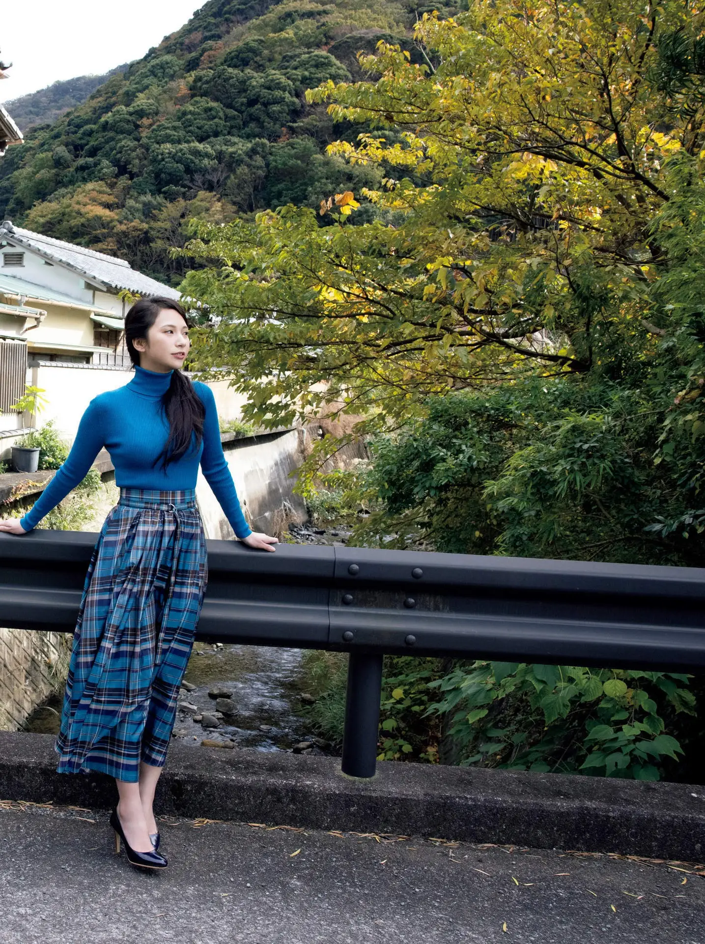 Machiyama Miho Scarlet: Captivating Elegance in Gentle Autumn Hues