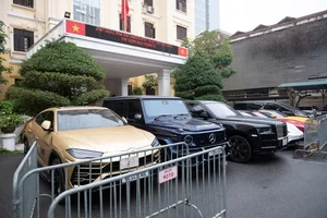 Luxury on Wheels: Exploring Mr Pips’ Collection of Rolls-Royce, Lamborghini, and G63 - image 5