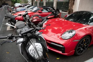 Luxury on Wheels: Exploring Mr Pips’ Collection of Rolls-Royce, Lamborghini, and G63 - image 7