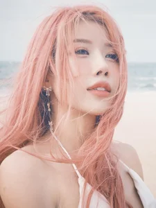 Vietnamese Star Trang Phap Stuns Fans with Bold and Confident Bikini Look - image 2