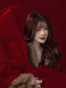 Rich Kid Chao: Stunning Close-Up Beauty & Elegant Charm Revealed - image 6