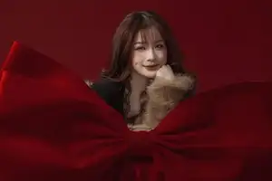 Rich Kid Chao: Stunning Close-Up Beauty & Elegant Charm Revealed - image 7