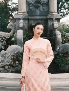 Nguyet Anh in Ao Dai: Volleyball Beauty Queen's Graceful New Year Look - image 3