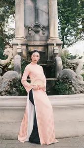 Nguyet Anh in Ao Dai: Volleyball Beauty Queen's Graceful New Year Look - image 2