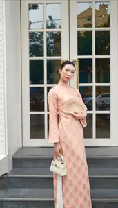 Nguyet Anh in Ao Dai: Volleyball Beauty Queen's Graceful New Year Look - image 6