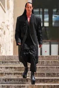 Decoding the Bold and Controversial Fashion Style of Rapper MCK - image 8