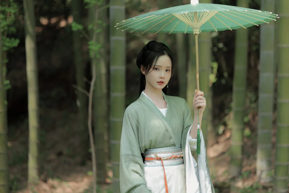 Artistic Depth: YiTuYu Art Language Vol.4358 featuring Ran Zai Niu Nai