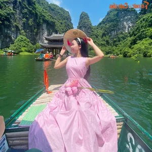 Gen Z Teacher Le Ha Inspires with Trendy Classroom Outfits - image 1
