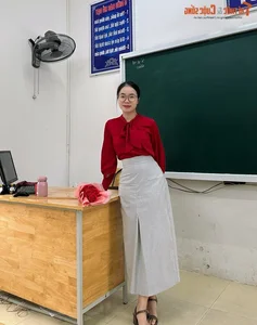 Gen Z Teacher Le Ha Inspires with Trendy Classroom Outfits - image 4