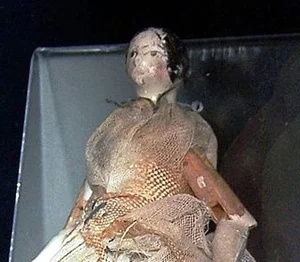 The Chilling History of 10 World-Famous Haunted Dolls That Will Terrify You - image 5