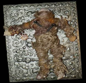 The Chilling History of 10 World-Famous Haunted Dolls That Will Terrify You - image 3