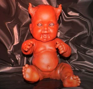 The Chilling History of 10 World-Famous Haunted Dolls That Will Terrify You - image 6