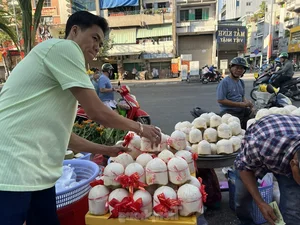 Exploring Vietnam’s Unique Annual Sugarcane Market: A Rare and Vibrant Cultural Tradition Celebrated Once a Year - image 9