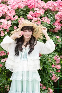 Sunkissed Serenity: Xia Yu Xiao Nian’s Artistic Summer Escape - image 7