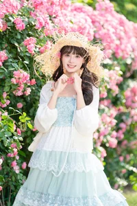 Sunkissed Serenity: Xia Yu Xiao Nian’s Artistic Summer Escape - image 17