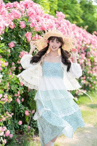 Sunkissed Serenity: Xia Yu Xiao Nian’s Artistic Summer Escape - image 25