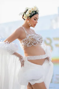 Model Vo Hoang Yen Stuns Runway with 8-Month Baby Bump Catwalk - image 1