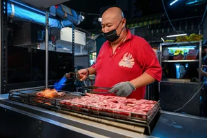 Kaohsiung Night Market Guide: Discovering Liuhe and Ruifeng in Taiwan - image 1