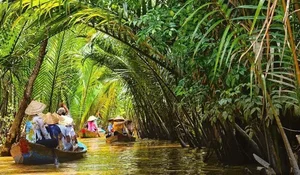 Ultimate Guide to Mekong Delta Floating Season: Choosing the Best Tour - image 5
