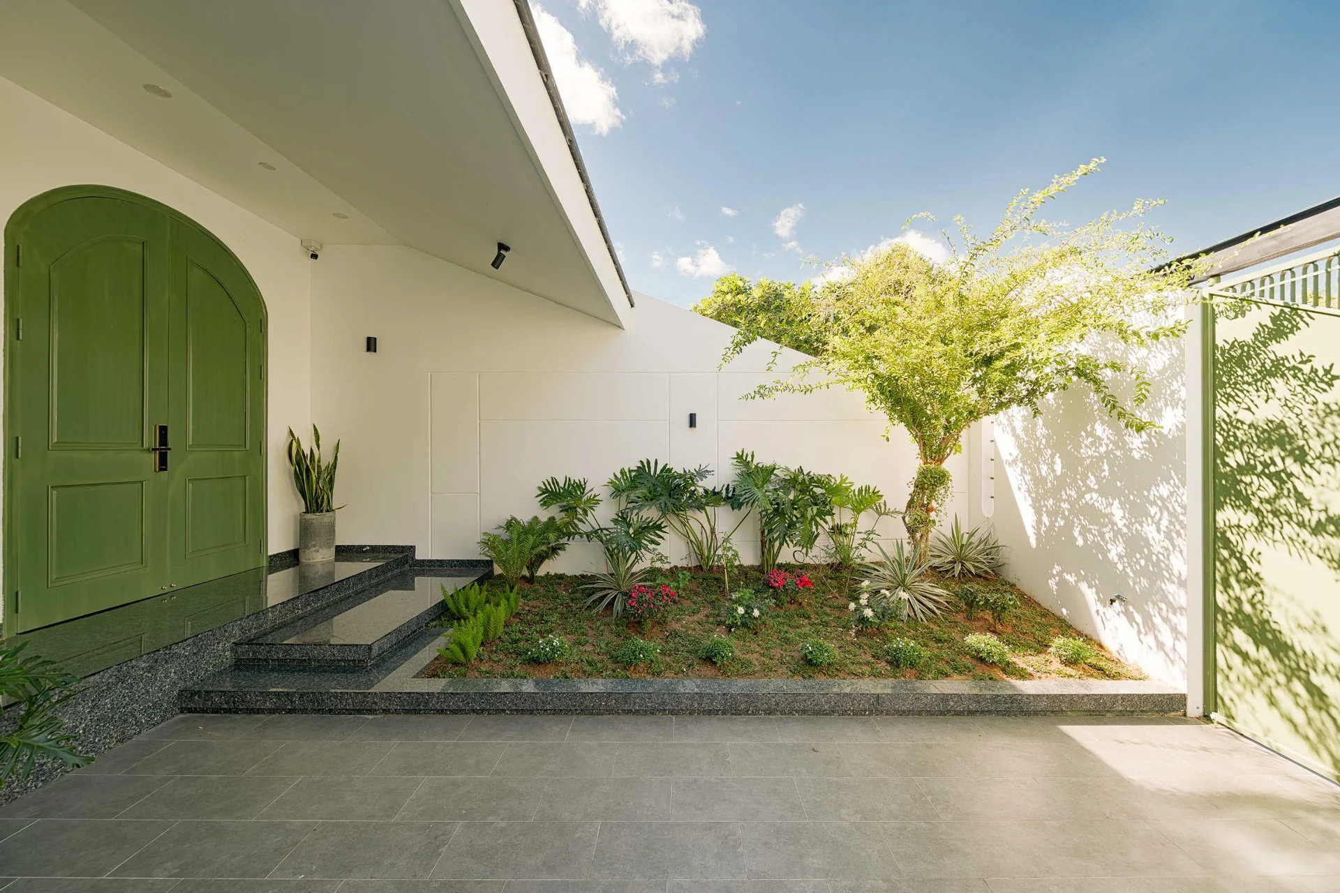 NyNic House: A Modern Architectural Sanctuary for Young Families in Kon Tum