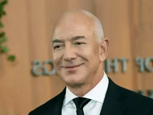 Inside Jeff Bezos’s Luxurious $10 Million Private Jet: Ultimate Sky Luxury - image 6