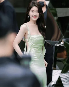 Zhao Lusi Inspires Fans with Her Incredible Fitness and Bare-Faced Beauty - image 5