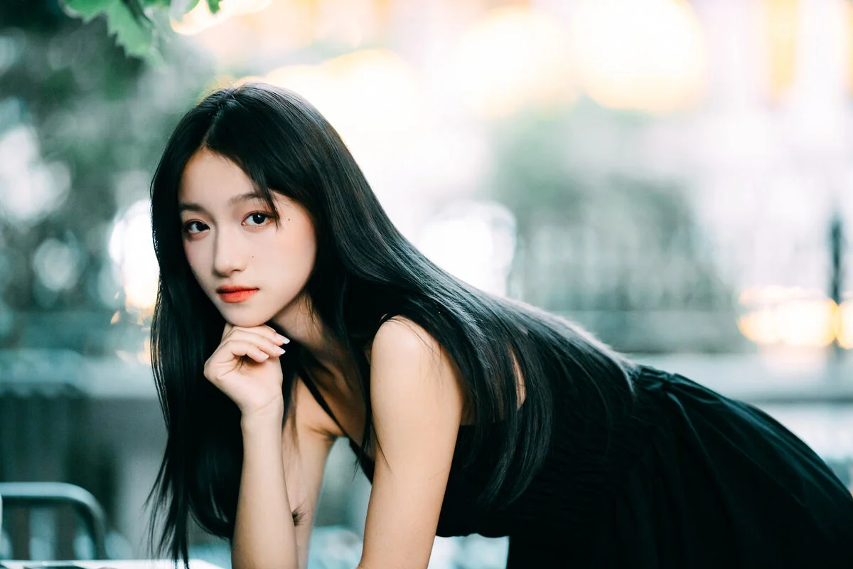 YiTuYu Vol.7186 Yu Er: Captivating Art Language Portrait Series