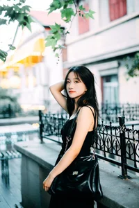 YiTuYu Vol.7186 Yu Er: Captivating Art Language Portrait Series - image 12