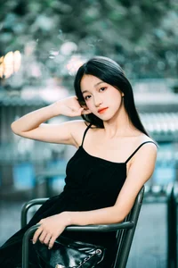 YiTuYu Vol.7186 Yu Er: Captivating Art Language Portrait Series - image 6