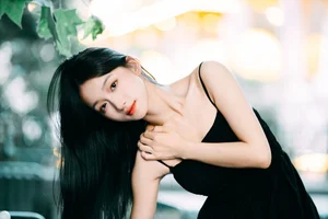 YiTuYu Vol.7186 Yu Er: Captivating Art Language Portrait Series - image 10