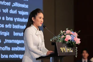 Star-Studded Red Carpet: Top Vietnamese Celebrities Gather for Major Film Event in Ho Chi Minh City - image 6