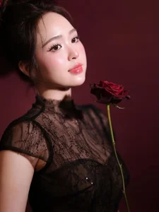 Actress Lê Phương Bids Farewell to Iconic Roles: A New Chapter in Her Career - image 1