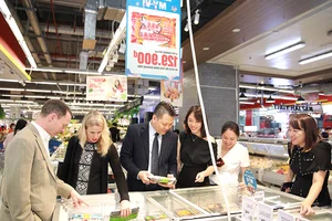 Vibrant American Food and Culture Festival Kicks Off at WinMart Times City Hanoi - image 0