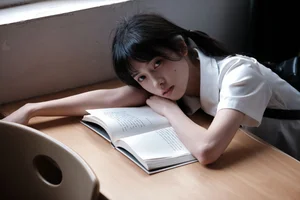 Xiao Song Ma Nai Features in YiTuYu Art Language Vol.6724 Portraiture - image 1