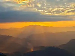 Ta Xua Cloud Hunting: An Unforgettable Experience Amidst Majestic Northwest Sea of Clouds – Discover Hidden Beauty. - image 1