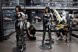 Inside China's Cutting-Edge Factory Manufacturing Ultra-Realistic Humanoid Robots - image 1
