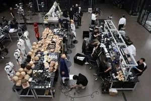 Inside China's Cutting-Edge Factory Manufacturing Ultra-Realistic Humanoid Robots - image 3