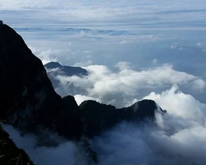 Mysterious Blue Smoke at Ancestral Tomb Prompts Experts to Block Entire Mountain - image 6