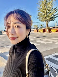 Oc Thanh Van Debuts Fresh New Style After 7 Months in Australia - image 6