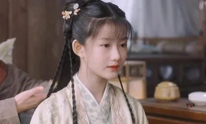The Rising 15-Year-Old Actress Who Outshone Yang Mi with Her Heartbreaking Performance - image 7