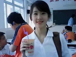 The Evolution of the ‘Milk Tea Girl’: Netizens React to Zhang Zetian’s Current Visuals - image 8