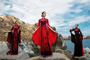 Stunning Top 3 Miss World Vietnam 2023 in Unique Designer Áo Dài: A Fusion of Tradition and Modern Fashion Elegance - image 6