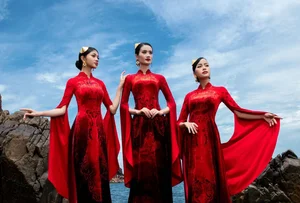 Stunning Top 3 Miss World Vietnam 2023 in Unique Designer Áo Dài: A Fusion of Tradition and Modern Fashion Elegance - image 5