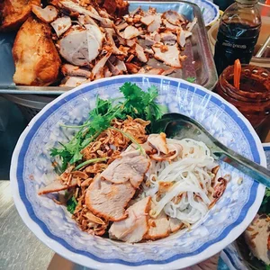 Exploring the Culinary Paradise of Dong Xuan Market: 7 Must-Try Street Food Delicacies in Hanoi - image 5