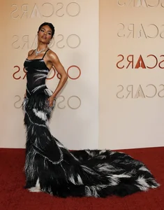 Oscar 2026 Best Dressed: Stunning Red Carpet Fashion and Designer Gowns - image 12